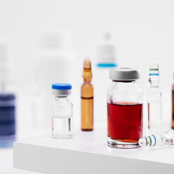 Frascos para laboratório farmacêutico em Porto Alegre Os frascos para laboratório farmacêutico têm sua importância, especialmente no que diz respeito à alteração de cor, odor ou sabor dos produtos inseridos nele. Confie na Casa dos Frascos e adquira seus frascos.